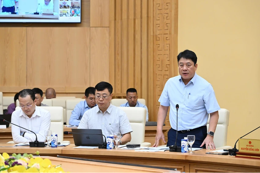 Ông Nguyễn Anh Tuấn, Tổng giám đốc Tập đoàn Điện lực Việt Nam phát biểu tại cuộc họp. Ảnh: BCT bộ công thương.png